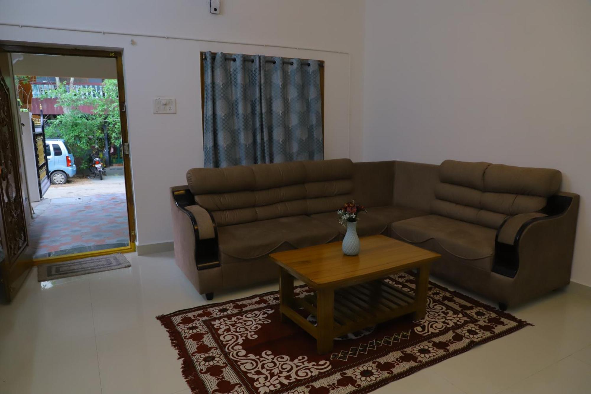 Nanda Mohan Homestay- Luxuries Ac Apartment Close To Alipiri Foothills-Kapila Teertham And Iskcon Temple Тирупати Екстериор снимка