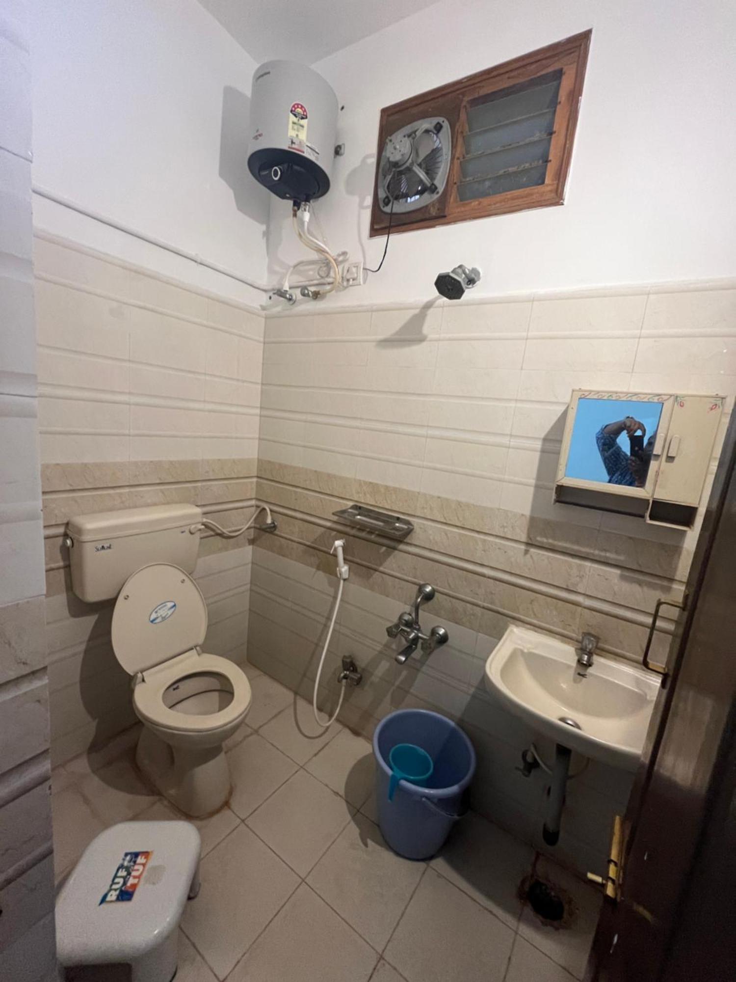 Nanda Mohan Homestay- Luxuries Ac Apartment Close To Alipiri Foothills-Kapila Teertham And Iskcon Temple Тирупати Екстериор снимка