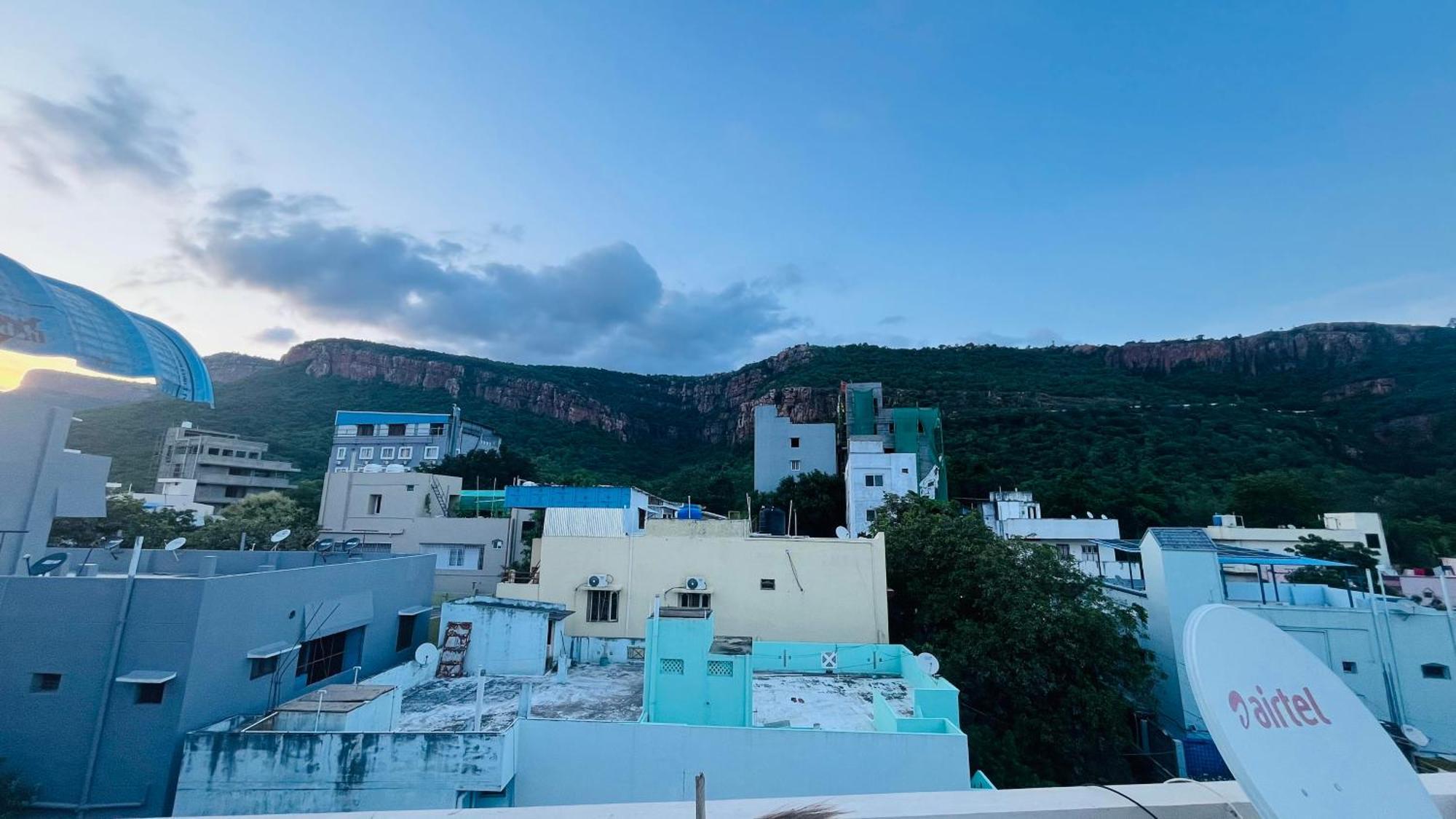 Nanda Mohan Homestay- Luxuries Ac Apartment Close To Alipiri Foothills-Kapila Teertham And Iskcon Temple Тирупати Екстериор снимка